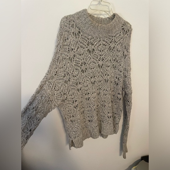 AEO Sweater Large - Picture 2 of 7